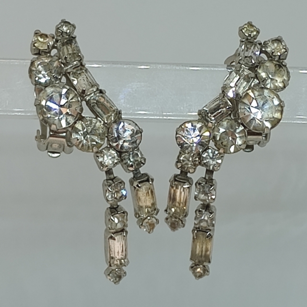 * Vintage Kramer Large Drop Dangle Rhinestone Clip On Earrings